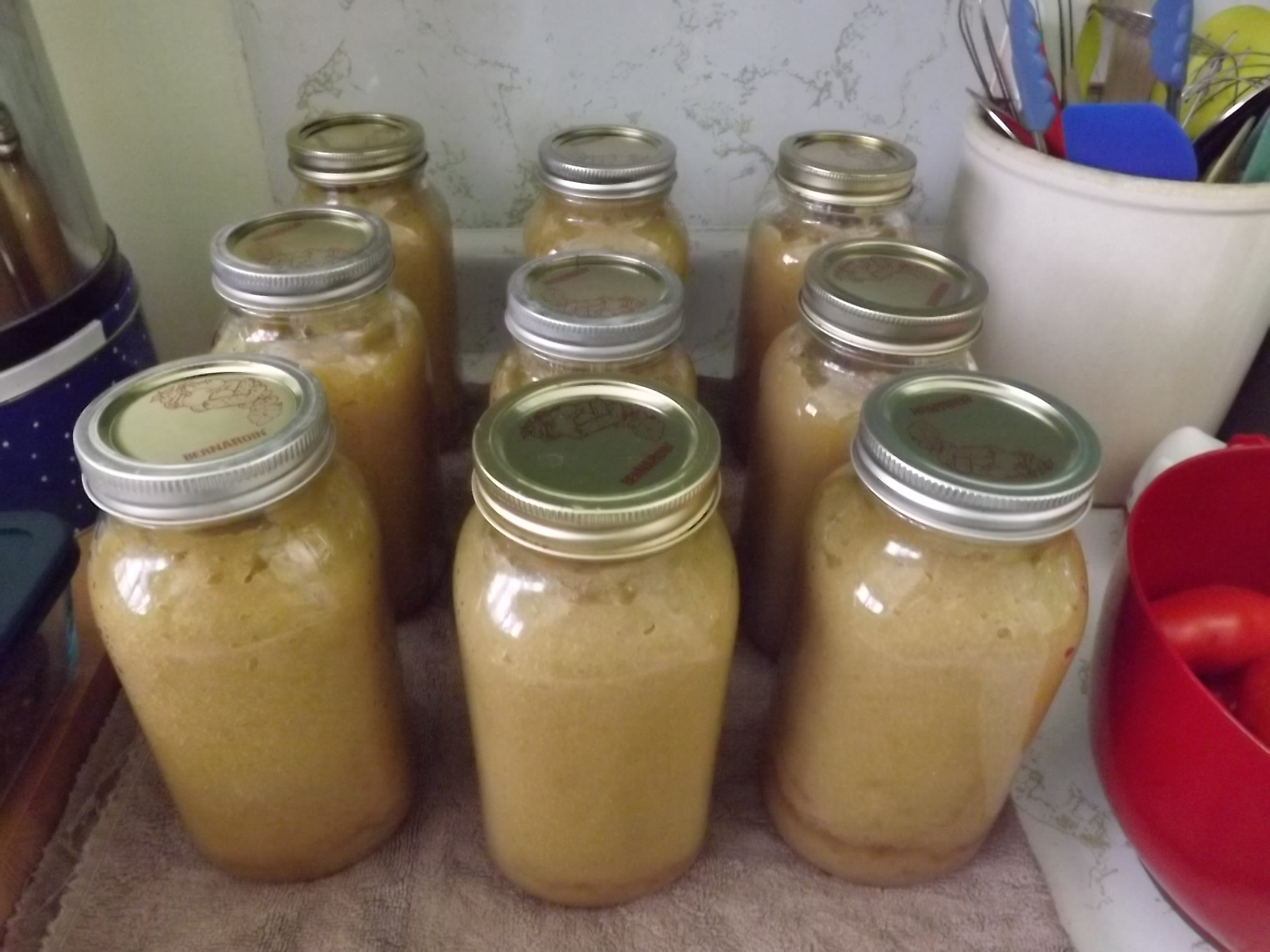 9 jars of applesauce