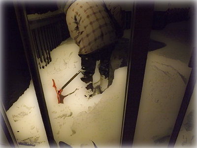 Attila shovelling snow 20 nov 14
